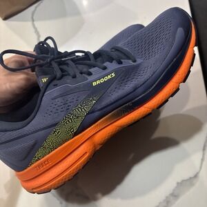 Size 13 - Brooks Trace 3 Iris Red Orange